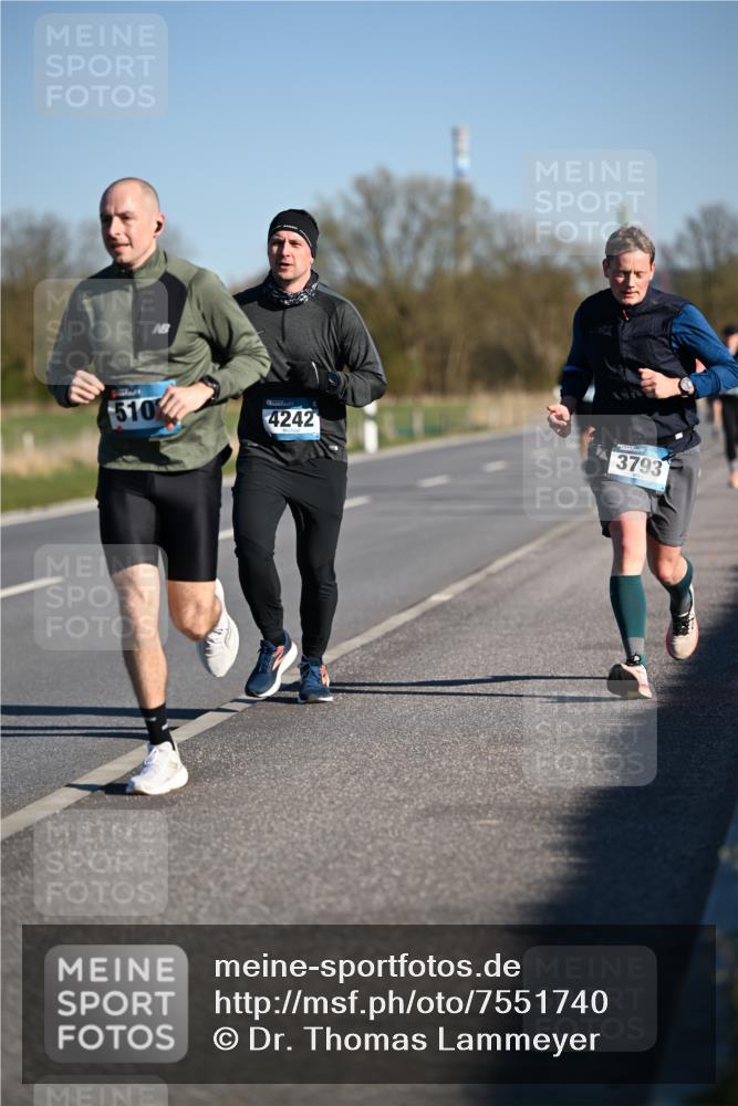 06.04.2025 - 44. Internationalen Wilhelmsburger Insellauf Dr. Thomas Lammeyer http://msf.ph/oto/7551740 06.04.2025 09:24:59 Laufen 510, 4242, 3793 meine-sportfotos.de