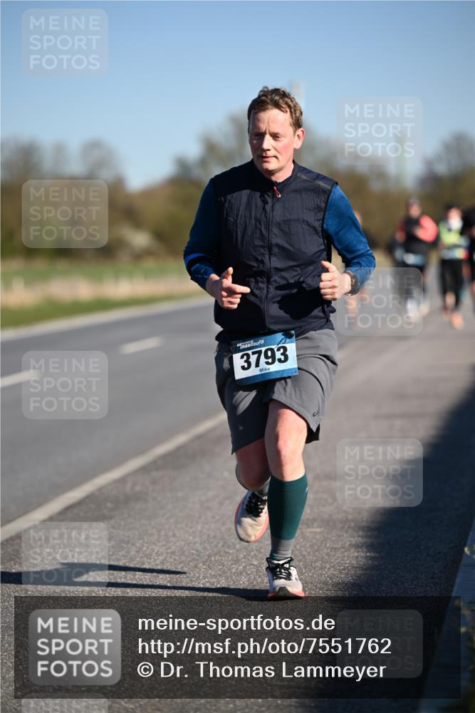 06.04.2025 - 44. Internationalen Wilhelmsburger Insellauf Dr. Thomas Lammeyer http://msf.ph/oto/7551762 06.04.2025 09:25:01 Laufen 3793 meine-sportfotos.de