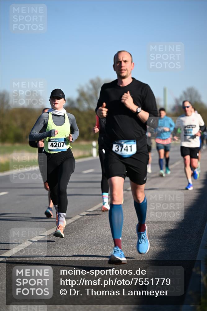 06.04.2025 - 44. Internationalen Wilhelmsburger Insellauf Dr. Thomas Lammeyer http://msf.ph/oto/7551779 06.04.2025 09:25:07 Laufen 4207, 3741 meine-sportfotos.de