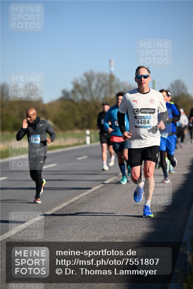 06.04.2025 - 44. Internationalen Wilhelmsburger Insellauf Dr. Thomas Lammeyer http://msf.ph/oto/7551807 06.04.2025 09:25:10 Laufen 135, 4484 meine-sportfotos.de