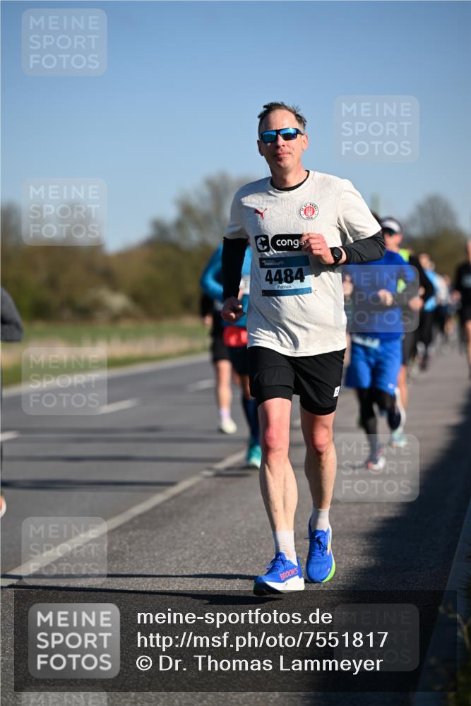 06.04.2025 - 44. Internationalen Wilhelmsburger Insellauf Dr. Thomas Lammeyer http://msf.ph/oto/7551817 06.04.2025 09:25:11 Laufen 4484 meine-sportfotos.de