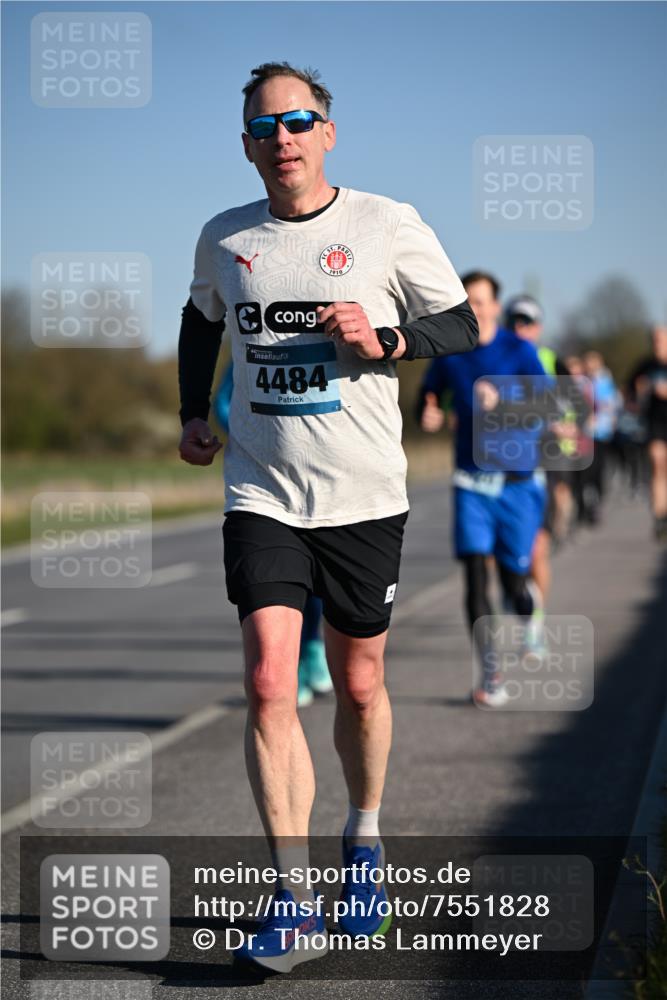 06.04.2025 - 44. Internationalen Wilhelmsburger Insellauf Dr. Thomas Lammeyer http://msf.ph/oto/7551828 06.04.2025 09:25:11 Laufen 4484, 1910 meine-sportfotos.de