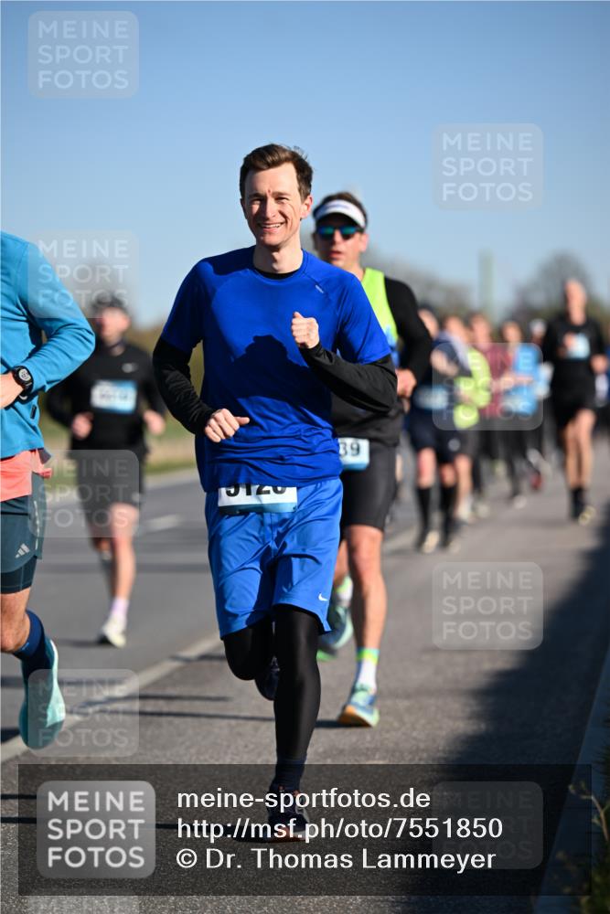 06.04.2025 - 44. Internationalen Wilhelmsburger Insellauf Dr. Thomas Lammeyer http://msf.ph/oto/7551850 06.04.2025 09:25:13 Laufen 39 meine-sportfotos.de