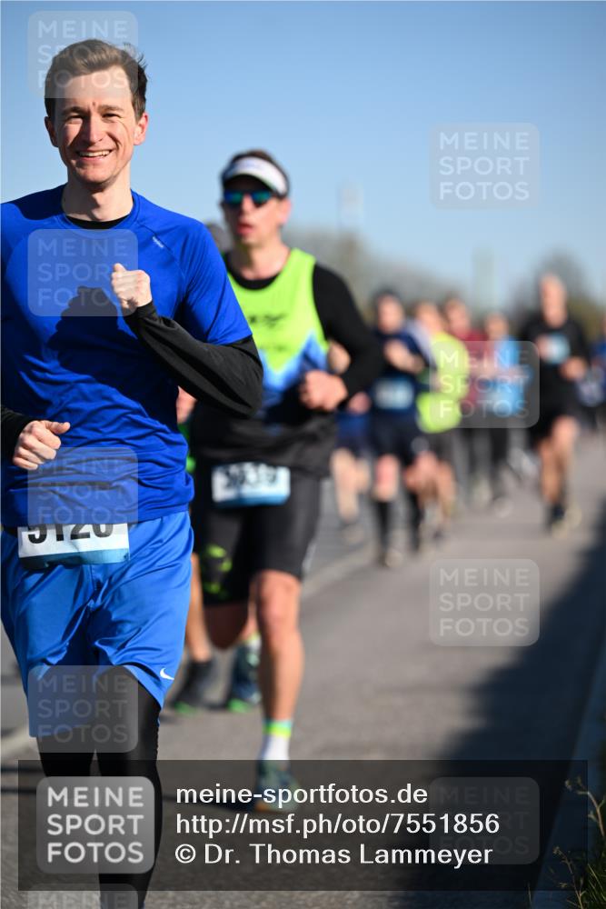 06.04.2025 - 44. Internationalen Wilhelmsburger Insellauf Dr. Thomas Lammeyer http://msf.ph/oto/7551856 06.04.2025 09:25:14 Laufen 20 meine-sportfotos.de
