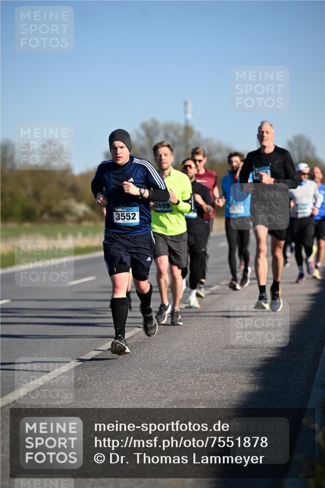 06.04.2025 - 44. Internationalen Wilhelmsburger Insellauf Dr. Thomas Lammeyer http://msf.ph/oto/7551878 06.04.2025 09:25:16 Laufen 3552, 3699 meine-sportfotos.de