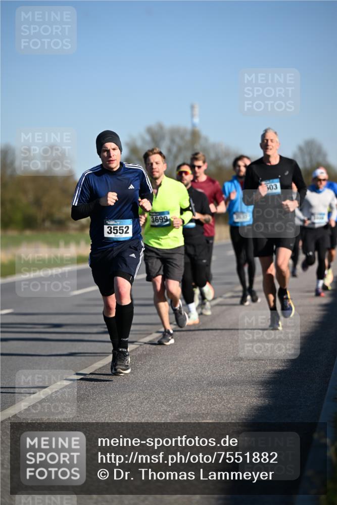 06.04.2025 - 44. Internationalen Wilhelmsburger Insellauf Dr. Thomas Lammeyer http://msf.ph/oto/7551882 06.04.2025 09:25:16 Laufen 3552, 3699, 303 meine-sportfotos.de