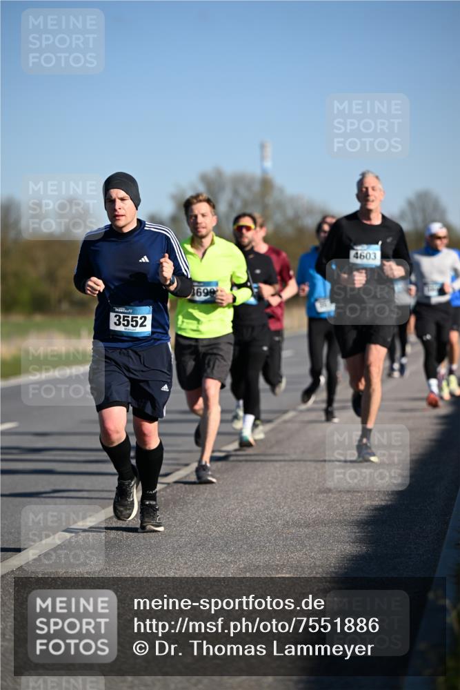 06.04.2025 - 44. Internationalen Wilhelmsburger Insellauf Dr. Thomas Lammeyer http://msf.ph/oto/7551886 06.04.2025 09:25:17 Laufen 3552, 3699, 4603 meine-sportfotos.de