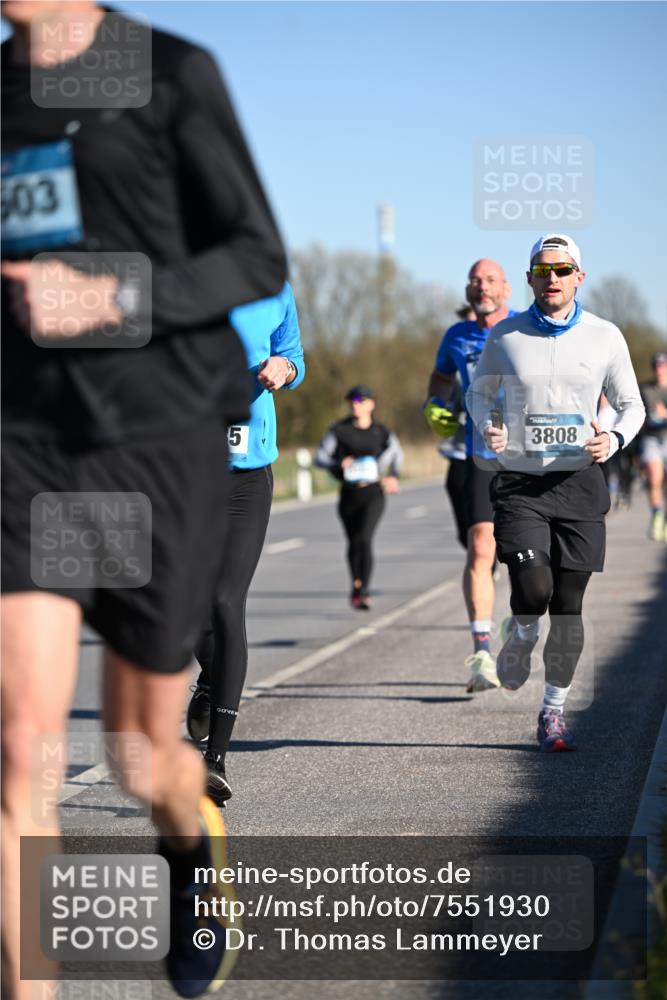 06.04.2025 - 44. Internationalen Wilhelmsburger Insellauf Dr. Thomas Lammeyer http://msf.ph/oto/7551930 06.04.2025 09:25:20 Laufen 03, 5, 3808, 13 meine-sportfotos.de