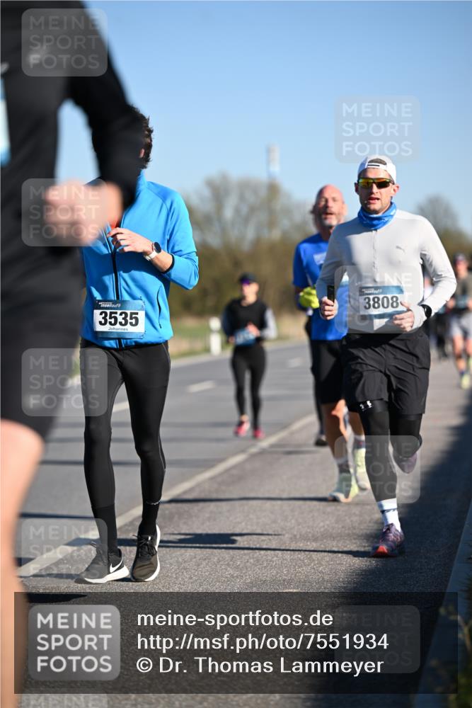 06.04.2025 - 44. Internationalen Wilhelmsburger Insellauf Dr. Thomas Lammeyer http://msf.ph/oto/7551934 06.04.2025 09:25:20 Laufen 3535, 3808 meine-sportfotos.de