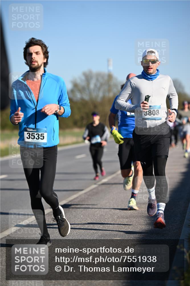06.04.2025 - 44. Internationalen Wilhelmsburger Insellauf Dr. Thomas Lammeyer http://msf.ph/oto/7551938 06.04.2025 09:25:21 Laufen 3535, 3808 meine-sportfotos.de