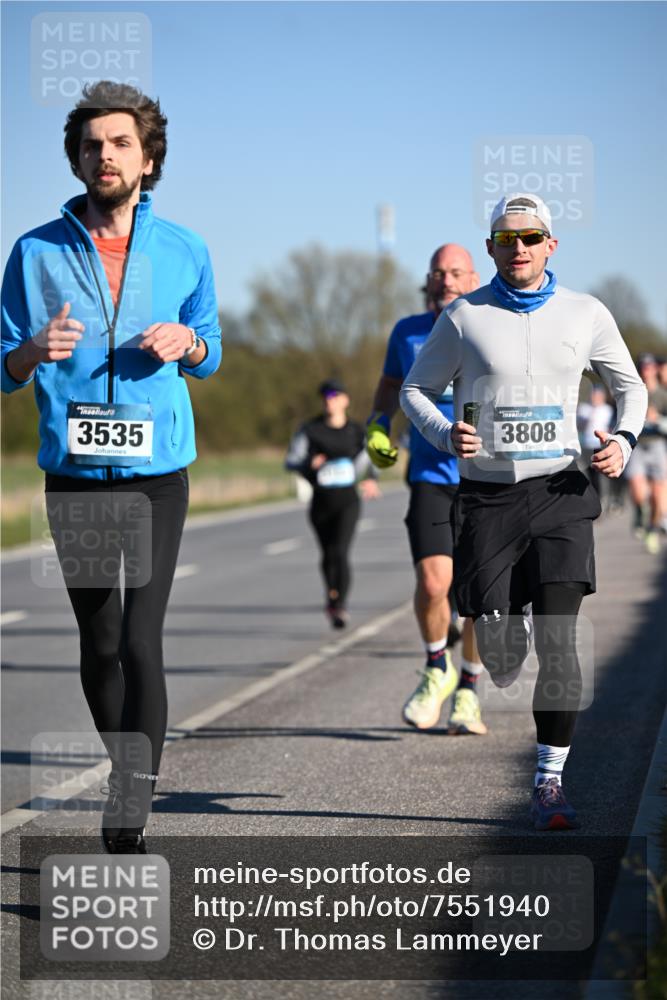 06.04.2025 - 44. Internationalen Wilhelmsburger Insellauf Dr. Thomas Lammeyer http://msf.ph/oto/7551940 06.04.2025 09:25:21 Laufen 3535, 3808 meine-sportfotos.de