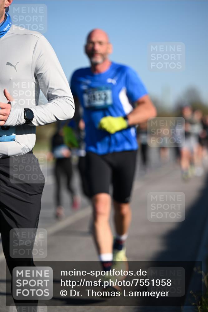 06.04.2025 - 44. Internationalen Wilhelmsburger Insellauf Dr. Thomas Lammeyer http://msf.ph/oto/7551958 06.04.2025 09:25:23 Laufen  meine-sportfotos.de