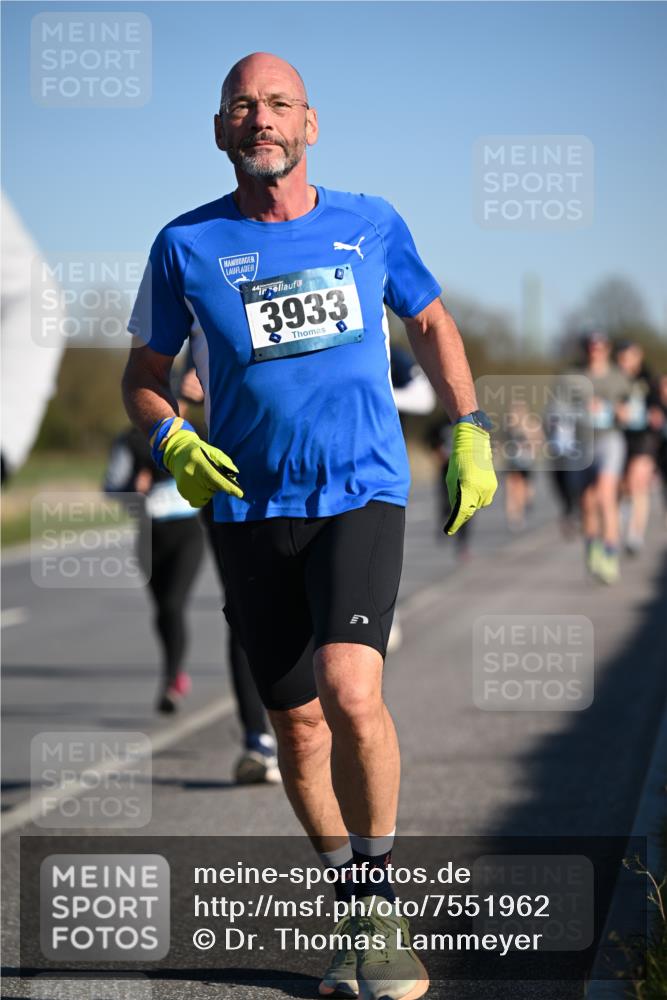 06.04.2025 - 44. Internationalen Wilhelmsburger Insellauf Dr. Thomas Lammeyer http://msf.ph/oto/7551962 06.04.2025 09:25:23 Laufen 3933 meine-sportfotos.de