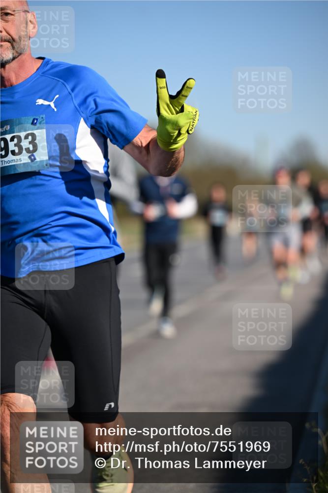 06.04.2025 - 44. Internationalen Wilhelmsburger Insellauf Dr. Thomas Lammeyer http://msf.ph/oto/7551969 06.04.2025 09:25:23 Laufen 933 meine-sportfotos.de