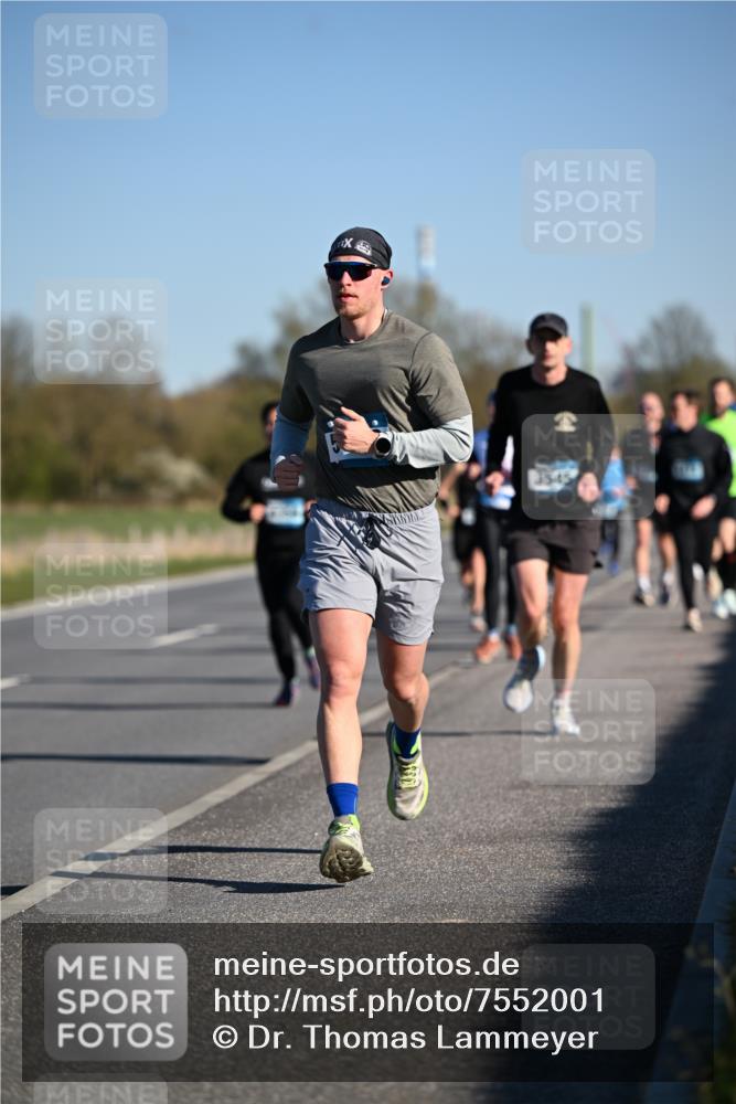 06.04.2025 - 44. Internationalen Wilhelmsburger Insellauf Dr. Thomas Lammeyer http://msf.ph/oto/7552001 06.04.2025 09:25:27 Laufen  meine-sportfotos.de