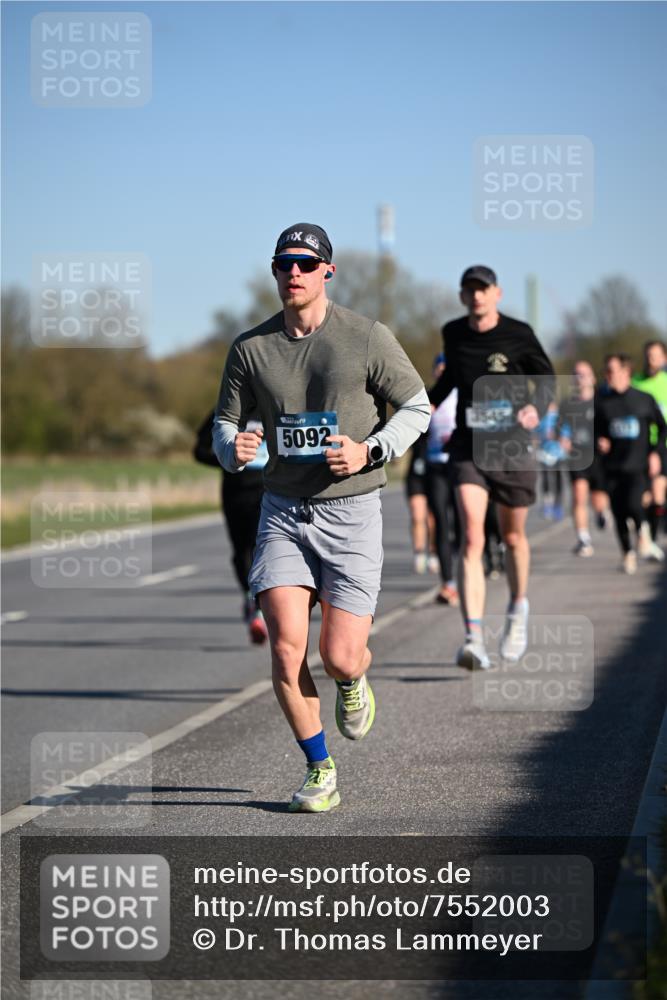 06.04.2025 - 44. Internationalen Wilhelmsburger Insellauf Dr. Thomas Lammeyer http://msf.ph/oto/7552003 06.04.2025 09:25:27 Laufen 5092 meine-sportfotos.de