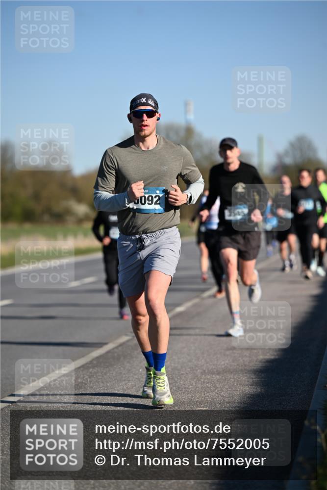 06.04.2025 - 44. Internationalen Wilhelmsburger Insellauf Dr. Thomas Lammeyer http://msf.ph/oto/7552005 06.04.2025 09:25:27 Laufen 092 meine-sportfotos.de