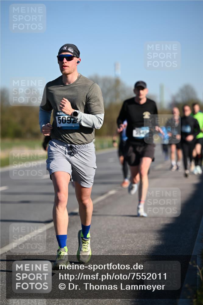 06.04.2025 - 44. Internationalen Wilhelmsburger Insellauf Dr. Thomas Lammeyer http://msf.ph/oto/7552011 06.04.2025 09:25:28 Laufen 5092 meine-sportfotos.de
