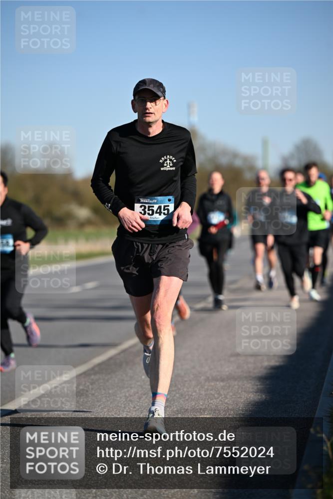 06.04.2025 - 44. Internationalen Wilhelmsburger Insellauf Dr. Thomas Lammeyer http://msf.ph/oto/7552024 06.04.2025 09:25:29 Laufen 3545 meine-sportfotos.de