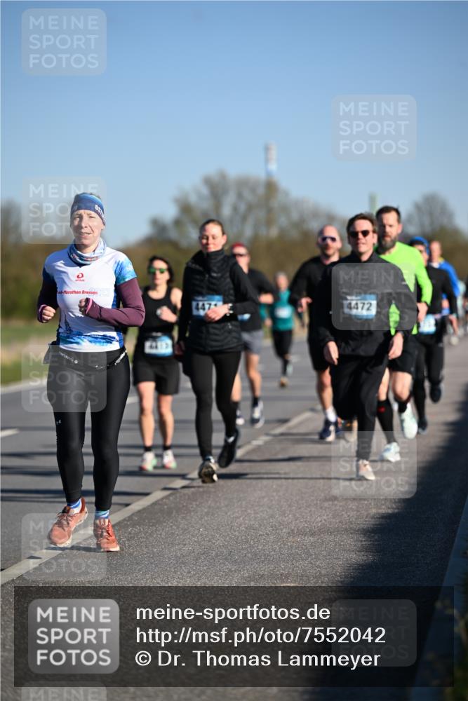 06.04.2025 - 44. Internationalen Wilhelmsburger Insellauf Dr. Thomas Lammeyer http://msf.ph/oto/7552042 06.04.2025 09:25:31 Laufen 447, 4472 meine-sportfotos.de