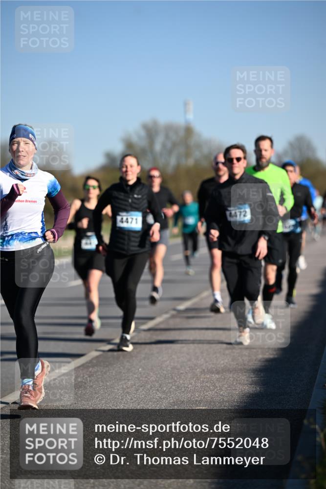 06.04.2025 - 44. Internationalen Wilhelmsburger Insellauf Dr. Thomas Lammeyer http://msf.ph/oto/7552048 06.04.2025 09:25:31 Laufen 4472, 4471 meine-sportfotos.de
