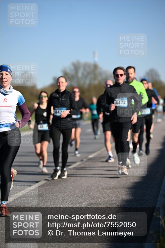06.04.2025 - 44. Internationalen Wilhelmsburger Insellauf Dr. Thomas Lammeyer http://msf.ph/oto/7552050 06.04.2025 09:25:31 Laufen 442, 4472 meine-sportfotos.de