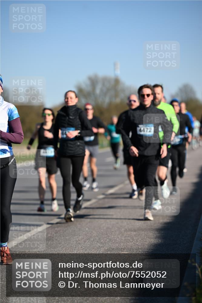 06.04.2025 - 44. Internationalen Wilhelmsburger Insellauf Dr. Thomas Lammeyer http://msf.ph/oto/7552052 06.04.2025 09:25:31 Laufen 48, 23, 4472 meine-sportfotos.de