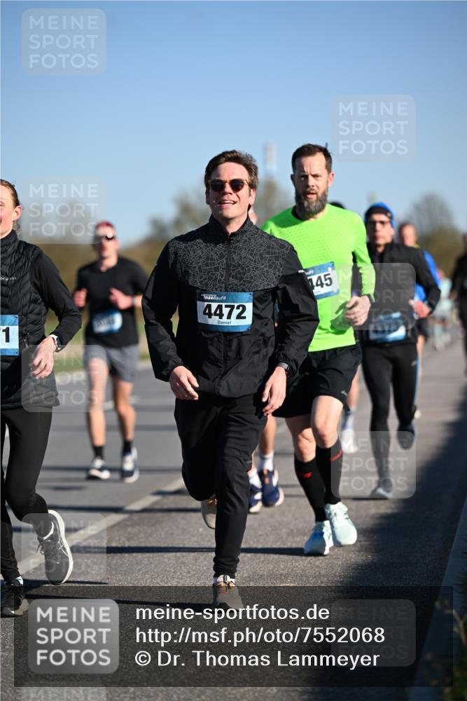 06.04.2025 - 44. Internationalen Wilhelmsburger Insellauf Dr. Thomas Lammeyer http://msf.ph/oto/7552068 06.04.2025 09:25:33 Laufen 1, 4472, 145, 437 meine-sportfotos.de