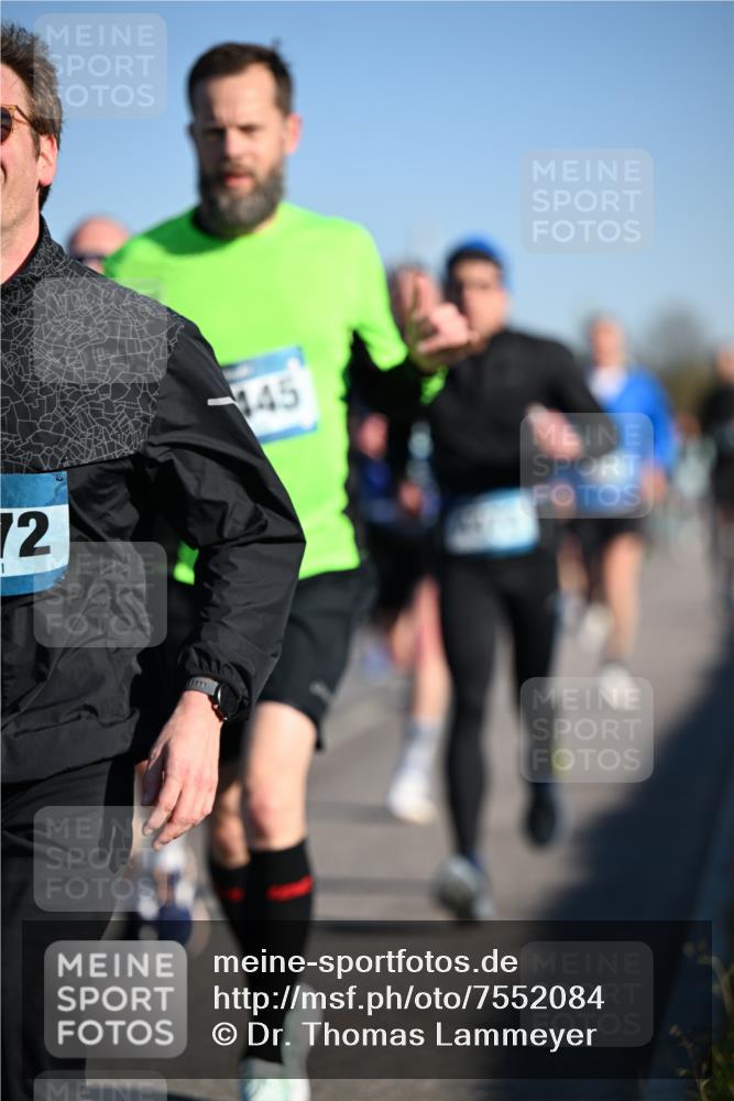 06.04.2025 - 44. Internationalen Wilhelmsburger Insellauf Dr. Thomas Lammeyer http://msf.ph/oto/7552084 06.04.2025 09:25:34 Laufen 72, 445 meine-sportfotos.de
