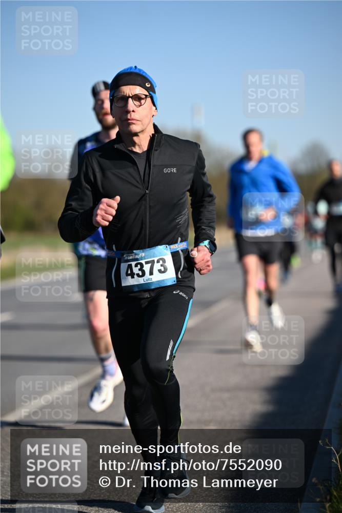 06.04.2025 - 44. Internationalen Wilhelmsburger Insellauf Dr. Thomas Lammeyer http://msf.ph/oto/7552090 06.04.2025 09:25:35 Laufen 4373 meine-sportfotos.de