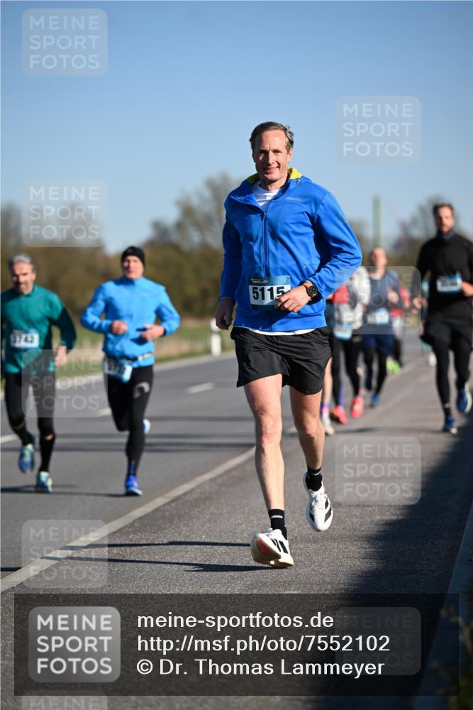 06.04.2025 - 44. Internationalen Wilhelmsburger Insellauf Dr. Thomas Lammeyer http://msf.ph/oto/7552102 06.04.2025 09:25:37 Laufen 3742, 5115 meine-sportfotos.de