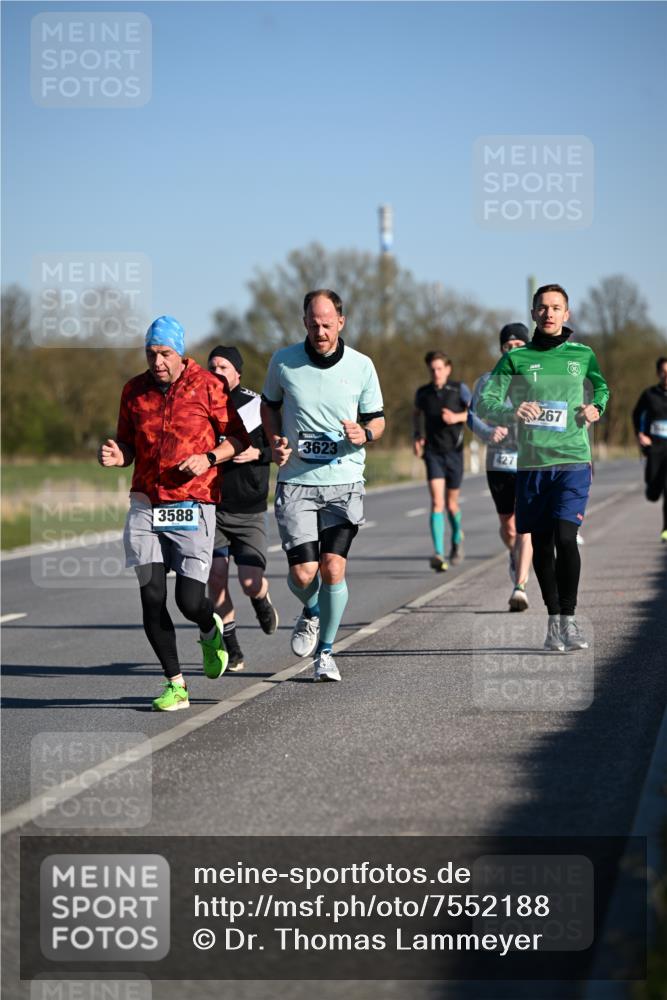 06.04.2025 - 44. Internationalen Wilhelmsburger Insellauf Dr. Thomas Lammeyer http://msf.ph/oto/7552188 06.04.2025 09:25:46 Laufen 3588, 3623, 427, 267 meine-sportfotos.de