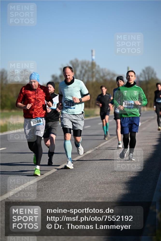 06.04.2025 - 44. Internationalen Wilhelmsburger Insellauf Dr. Thomas Lammeyer http://msf.ph/oto/7552192 06.04.2025 09:25:46 Laufen 3588, 3623, 3267 meine-sportfotos.de