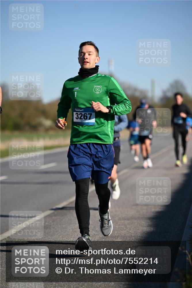 06.04.2025 - 44. Internationalen Wilhelmsburger Insellauf Dr. Thomas Lammeyer http://msf.ph/oto/7552214 06.04.2025 09:25:49 Laufen 1, 3267 meine-sportfotos.de