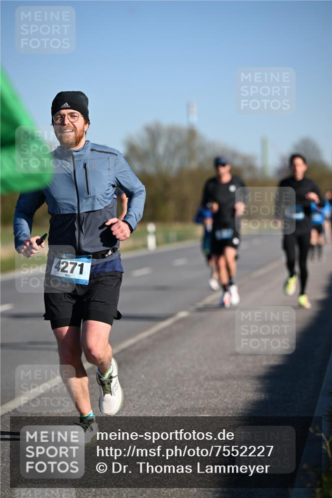 06.04.2025 - 44. Internationalen Wilhelmsburger Insellauf Dr. Thomas Lammeyer http://msf.ph/oto/7552227 06.04.2025 09:25:50 Laufen 4271 meine-sportfotos.de