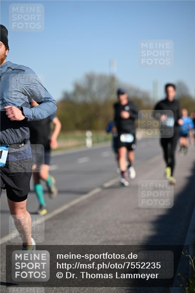 06.04.2025 - 44. Internationalen Wilhelmsburger Insellauf Dr. Thomas Lammeyer http://msf.ph/oto/7552235 06.04.2025 09:25:51 Laufen  meine-sportfotos.de