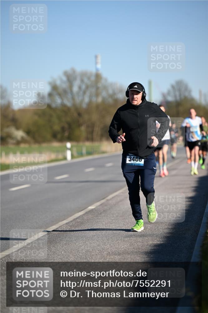 06.04.2025 - 44. Internationalen Wilhelmsburger Insellauf Dr. Thomas Lammeyer http://msf.ph/oto/7552291 06.04.2025 09:26:01 Laufen 3466 meine-sportfotos.de