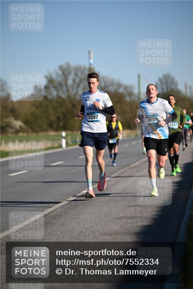 06.04.2025 - 44. Internationalen Wilhelmsburger Insellauf Dr. Thomas Lammeyer http://msf.ph/oto/7552334 06.04.2025 09:26:06 Laufen 3297, 4559, 4347 meine-sportfotos.de