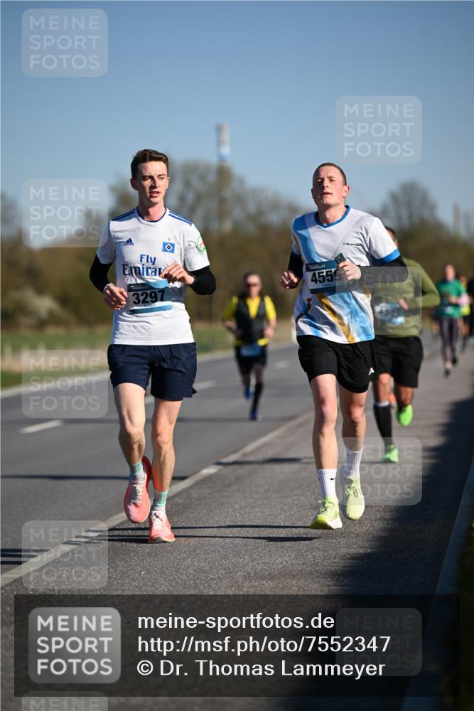 06.04.2025 - 44. Internationalen Wilhelmsburger Insellauf Dr. Thomas Lammeyer http://msf.ph/oto/7552347 06.04.2025 09:26:07 Laufen 3297, 4559 meine-sportfotos.de