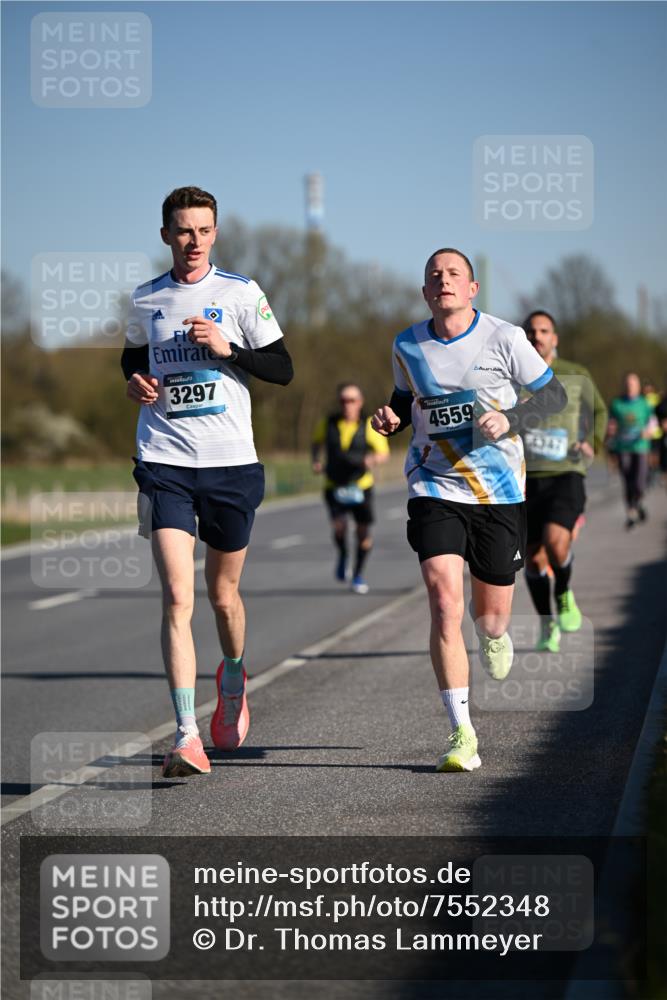 06.04.2025 - 44. Internationalen Wilhelmsburger Insellauf Dr. Thomas Lammeyer http://msf.ph/oto/7552348 06.04.2025 09:26:07 Laufen 3297, 4559, 4347 meine-sportfotos.de