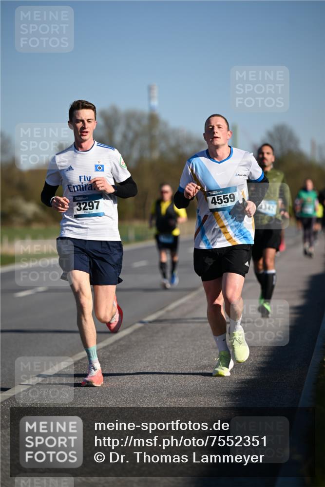 06.04.2025 - 44. Internationalen Wilhelmsburger Insellauf Dr. Thomas Lammeyer http://msf.ph/oto/7552351 06.04.2025 09:26:08 Laufen 3297, 4559, 4347 meine-sportfotos.de