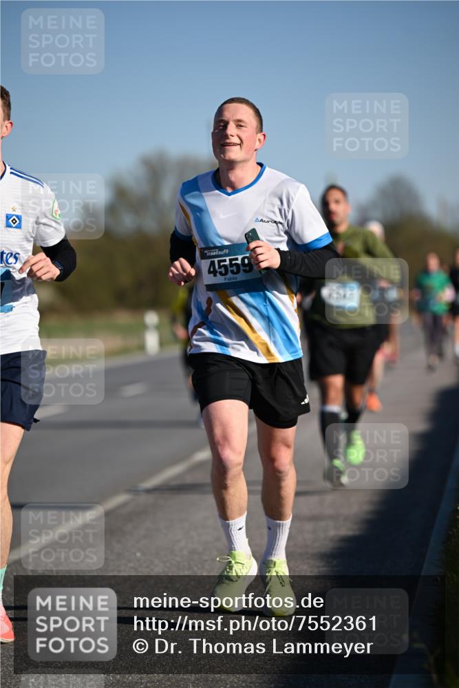 06.04.2025 - 44. Internationalen Wilhelmsburger Insellauf Dr. Thomas Lammeyer http://msf.ph/oto/7552361 06.04.2025 09:26:09 Laufen 4559 meine-sportfotos.de