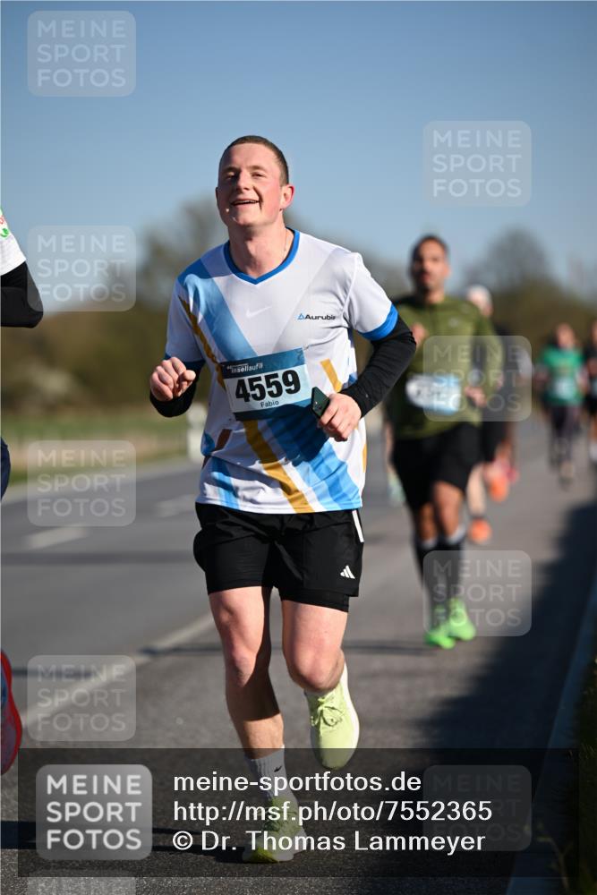06.04.2025 - 44. Internationalen Wilhelmsburger Insellauf Dr. Thomas Lammeyer http://msf.ph/oto/7552365 06.04.2025 09:26:09 Laufen 4559 meine-sportfotos.de