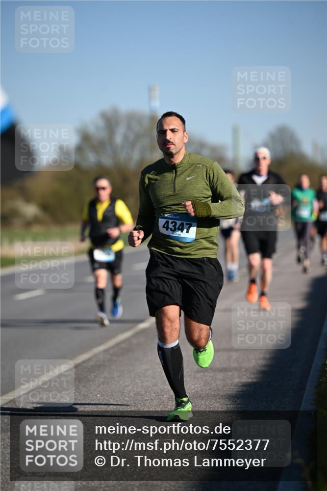 06.04.2025 - 44. Internationalen Wilhelmsburger Insellauf Dr. Thomas Lammeyer http://msf.ph/oto/7552377 06.04.2025 09:26:10 Laufen 4347 meine-sportfotos.de