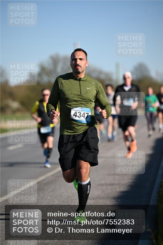 06.04.2025 - 44. Internationalen Wilhelmsburger Insellauf Dr. Thomas Lammeyer http://msf.ph/oto/7552383 06.04.2025 09:26:11 Laufen 4347 meine-sportfotos.de