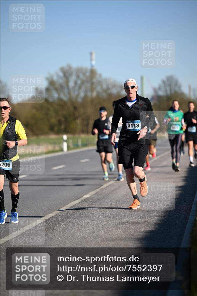 06.04.2025 - 44. Internationalen Wilhelmsburger Insellauf Dr. Thomas Lammeyer http://msf.ph/oto/7552397 06.04.2025 09:26:12 Laufen 5206, 3118 meine-sportfotos.de