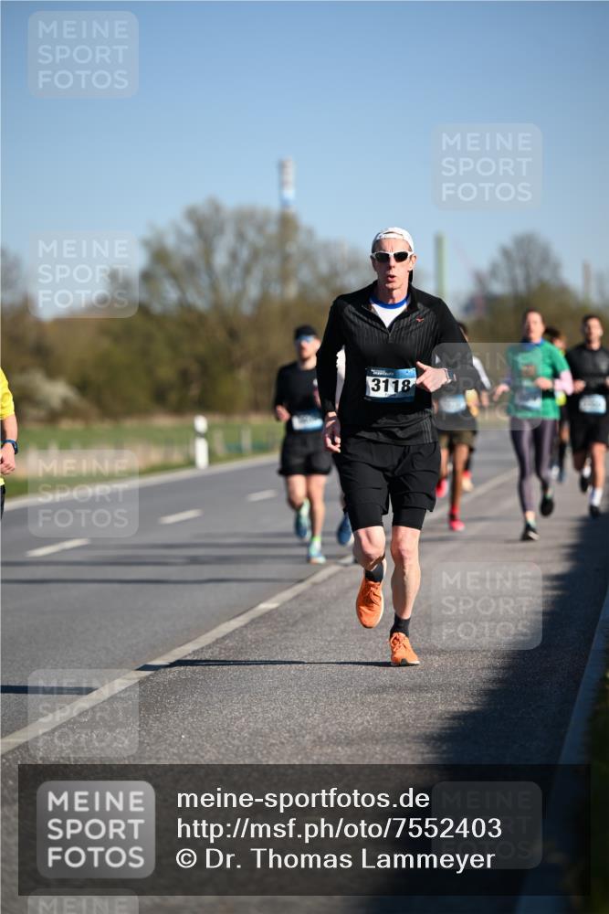 06.04.2025 - 44. Internationalen Wilhelmsburger Insellauf Dr. Thomas Lammeyer http://msf.ph/oto/7552403 06.04.2025 09:26:13 Laufen 3118 meine-sportfotos.de