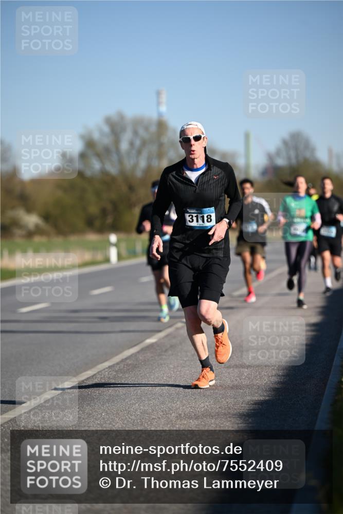 06.04.2025 - 44. Internationalen Wilhelmsburger Insellauf Dr. Thomas Lammeyer http://msf.ph/oto/7552409 06.04.2025 09:26:13 Laufen 3118 meine-sportfotos.de