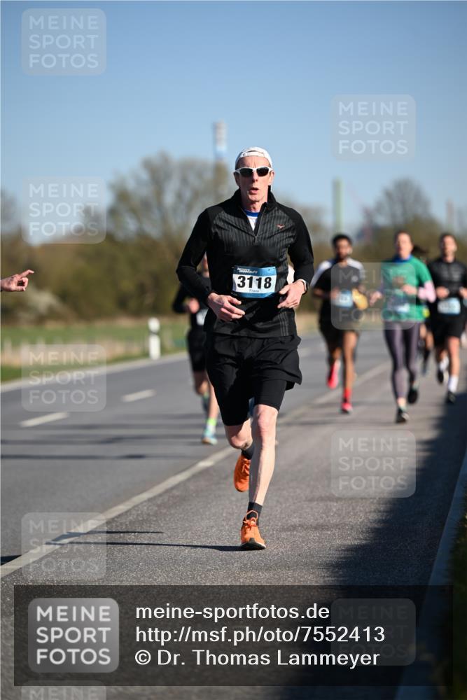 06.04.2025 - 44. Internationalen Wilhelmsburger Insellauf Dr. Thomas Lammeyer http://msf.ph/oto/7552413 06.04.2025 09:26:13 Laufen 3118 meine-sportfotos.de