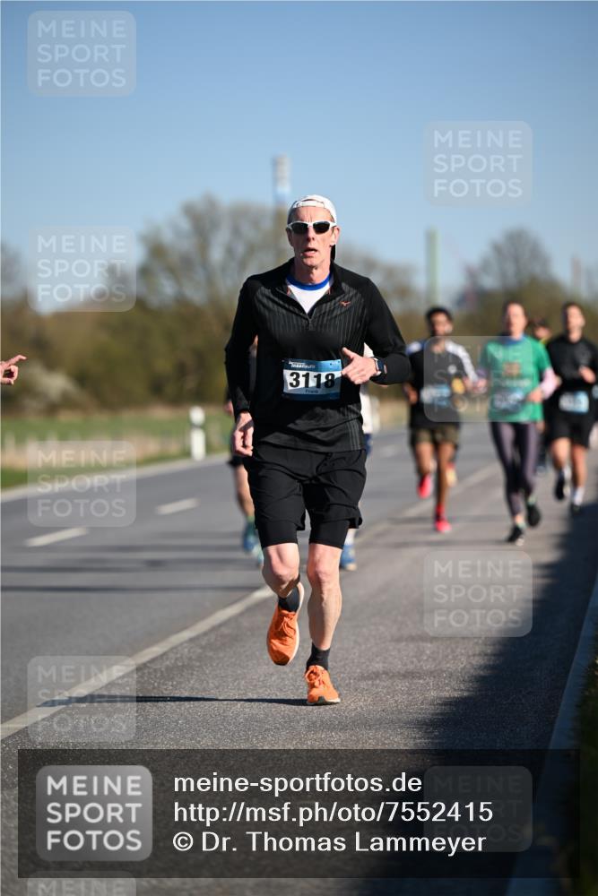 06.04.2025 - 44. Internationalen Wilhelmsburger Insellauf Dr. Thomas Lammeyer http://msf.ph/oto/7552415 06.04.2025 09:26:14 Laufen 6, 3118 meine-sportfotos.de